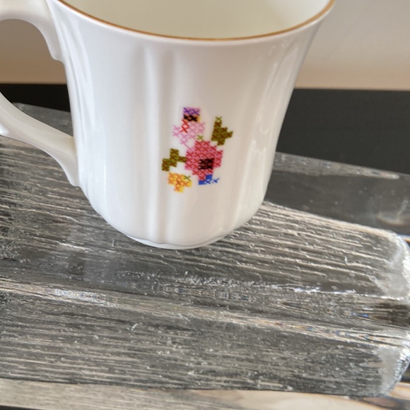 Bone China Mug - Picture 3 of 6